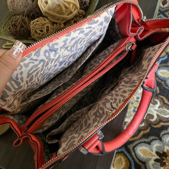 Guess Hand Bag - Picture 5 of 5